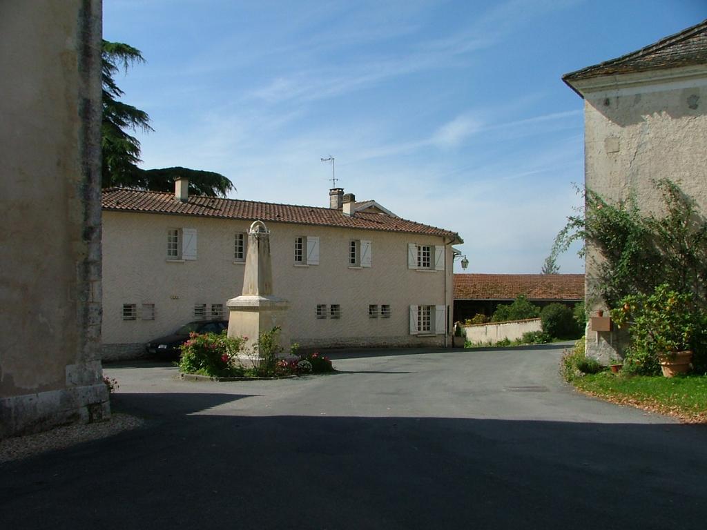 Saint-Paul-Lizonne Le Petit Lavoir מראה חיצוני תמונה